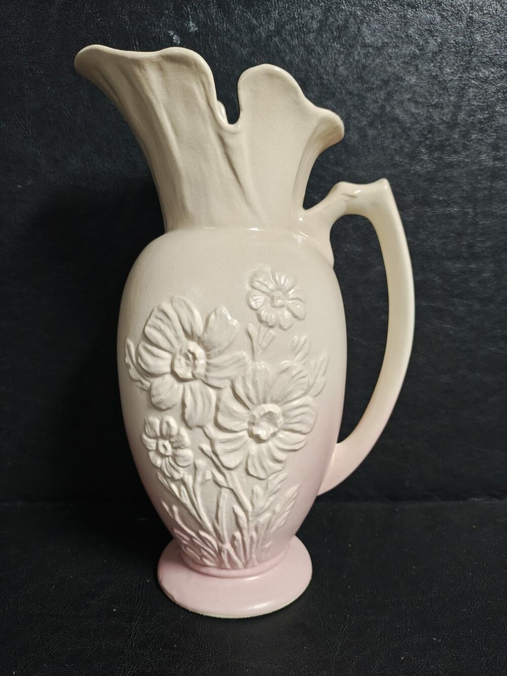 Hull Mardi Gras/ Granada Ewer Pitcher 66-10"